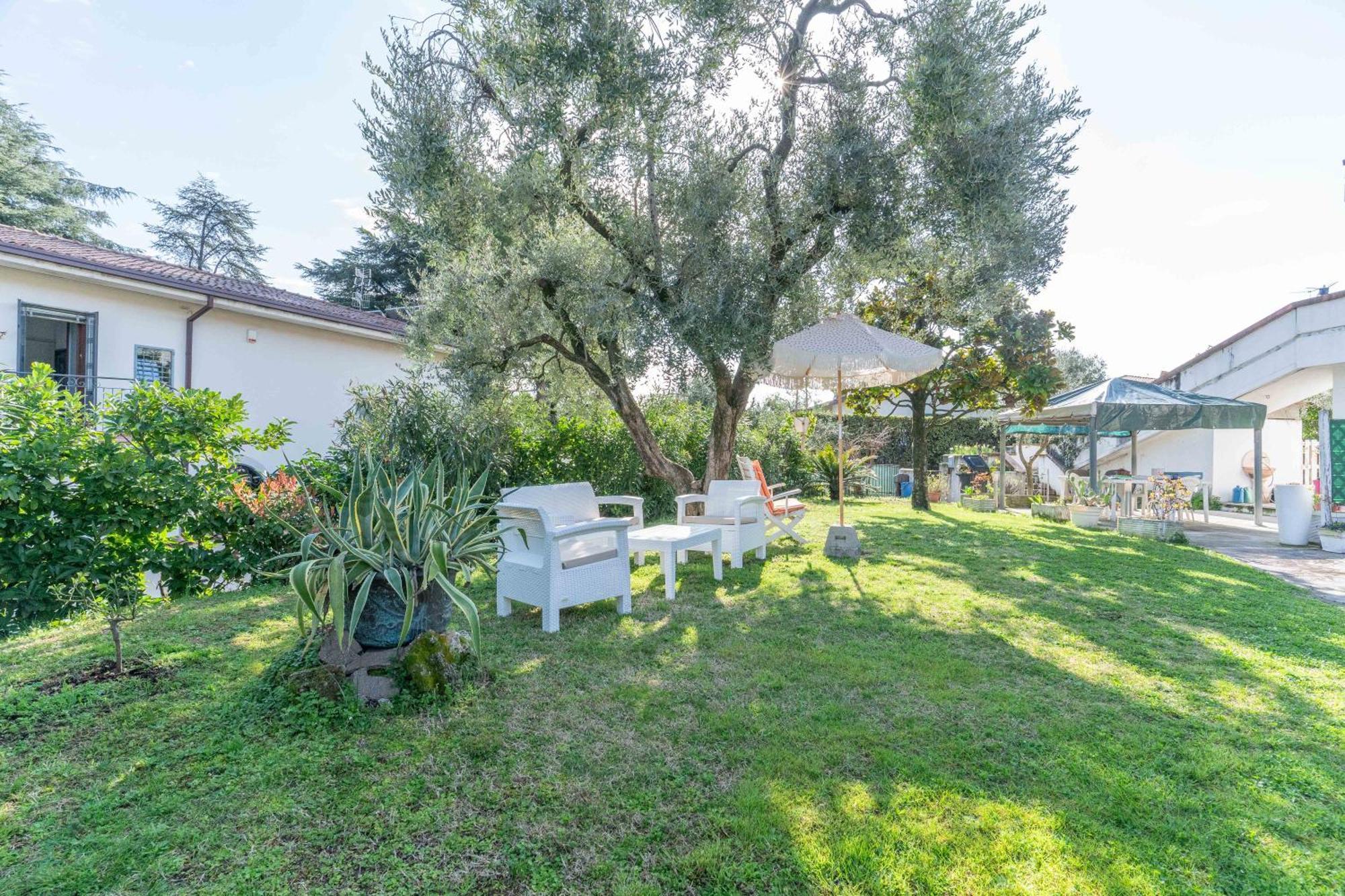 Apartmán Ampia Dimora A Salo Con Parcheggio E Giardino Exteriér fotografie